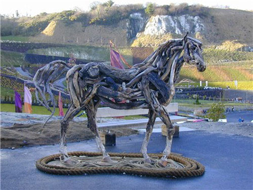 Скульптуры лошадь